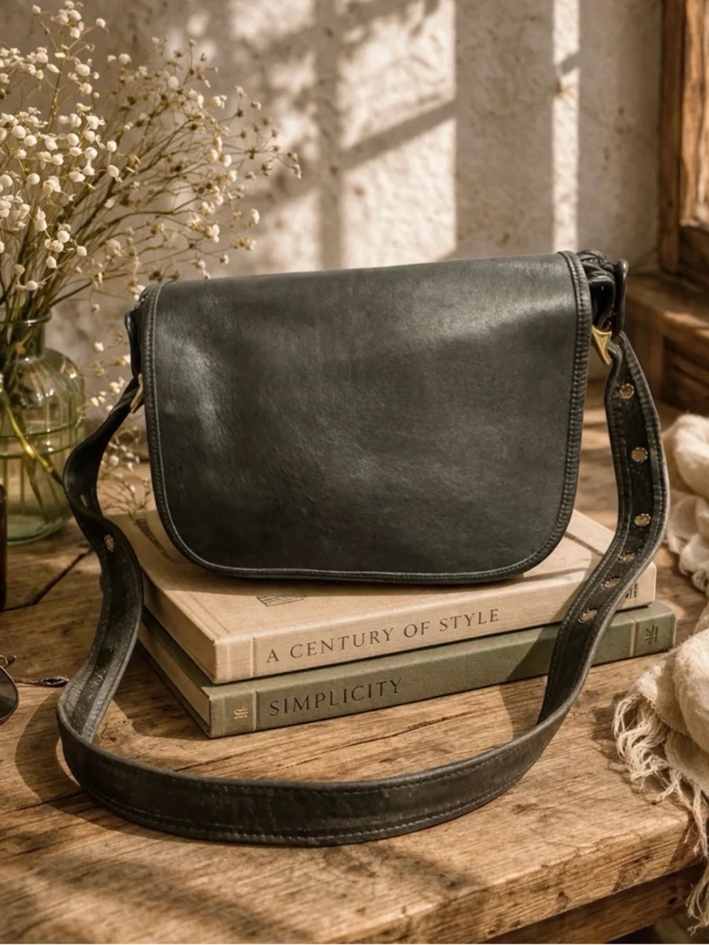 Coach vintage Patricia Black Leather shoulder Crossbody Bag 9951